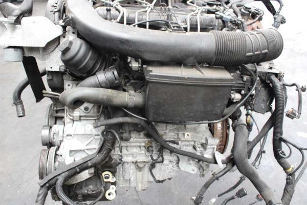 MOTEUR VOLVO 2.5L S60 / S80 / V60 / V70 / XC60 / XC70 CODE D5204T3 - Vue 4